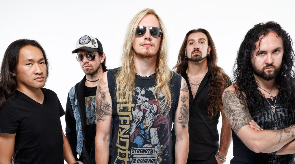 Dragonforce cuenta con nueva bajista - Max Metal