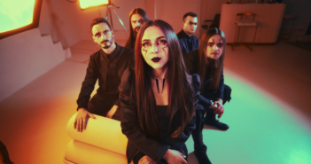 ENTREVISTA a Helle de IGNEA: «Me gustan mucho las voces de Diva Satánica, y si aparece la canción adecuada, me encantaría colaborar con ella» – Julio 2025