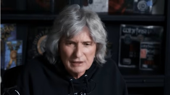 David Coverdale, vocalista de Whitesnake, anuncia su retirada inmediata